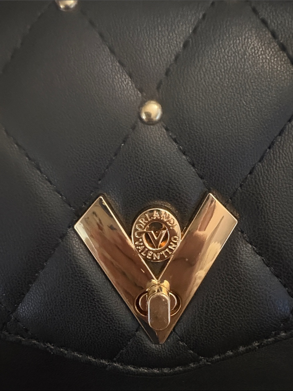 2pc Valentino Orlandi Crossbody
Diamond Quilt Bag NWT - Picture 13 of 16